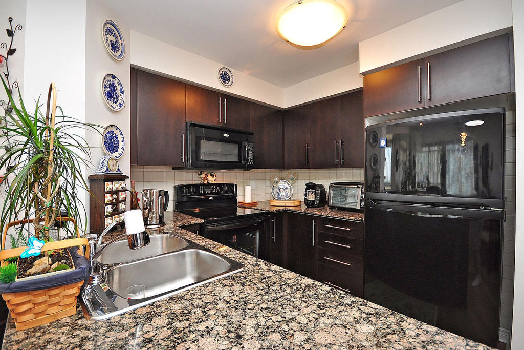 Napa Furnished Rental Apartments Square One Миссиссага Номер фото