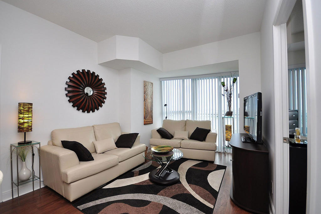 Napa Furnished Rental Apartments Square One Миссиссага Номер фото