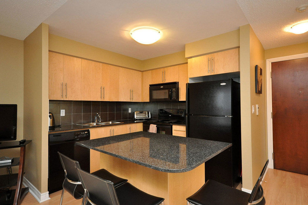 Napa Furnished Rental Apartments Square One Миссиссага Экстерьер фото