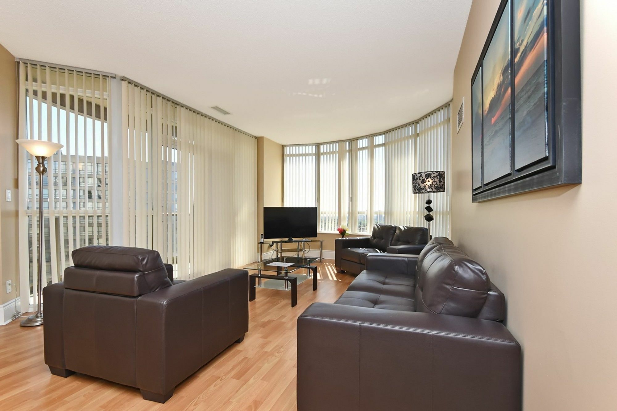 Napa Furnished Rental Apartments Square One Миссиссага Экстерьер фото