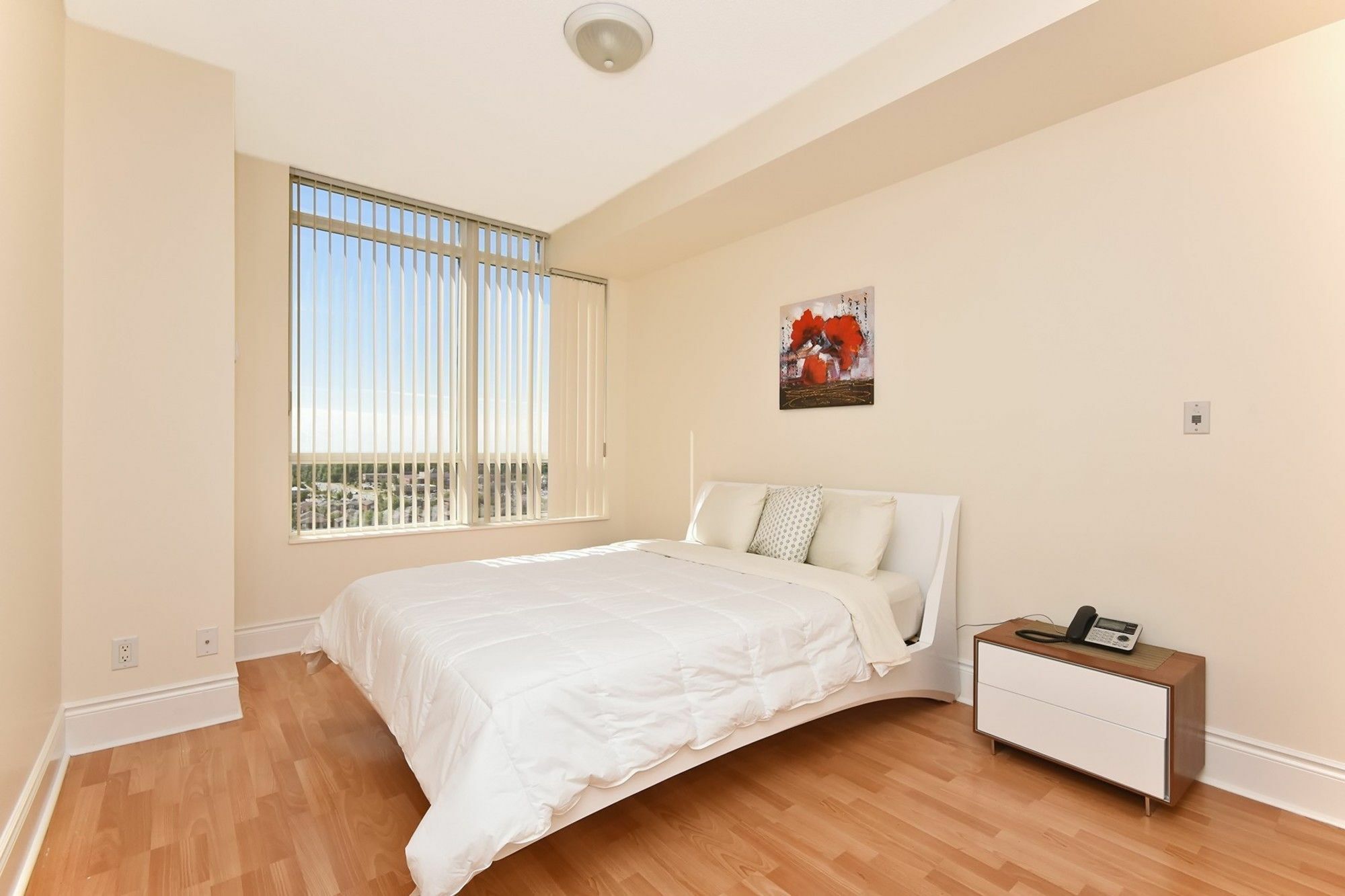 Napa Furnished Rental Apartments Square One Миссиссага Экстерьер фото